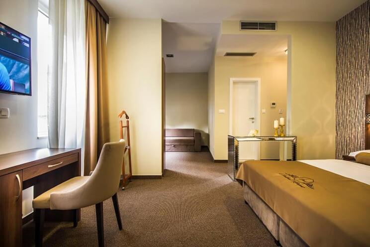 Central Luxury Rooms Omiš Zewnętrze zdjęcie