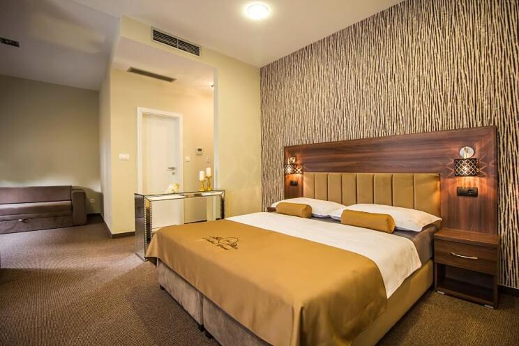 Central Luxury Rooms Omiš Zewnętrze zdjęcie