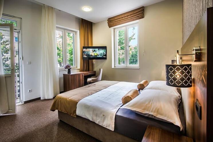 Central Luxury Rooms Omiš Zewnętrze zdjęcie